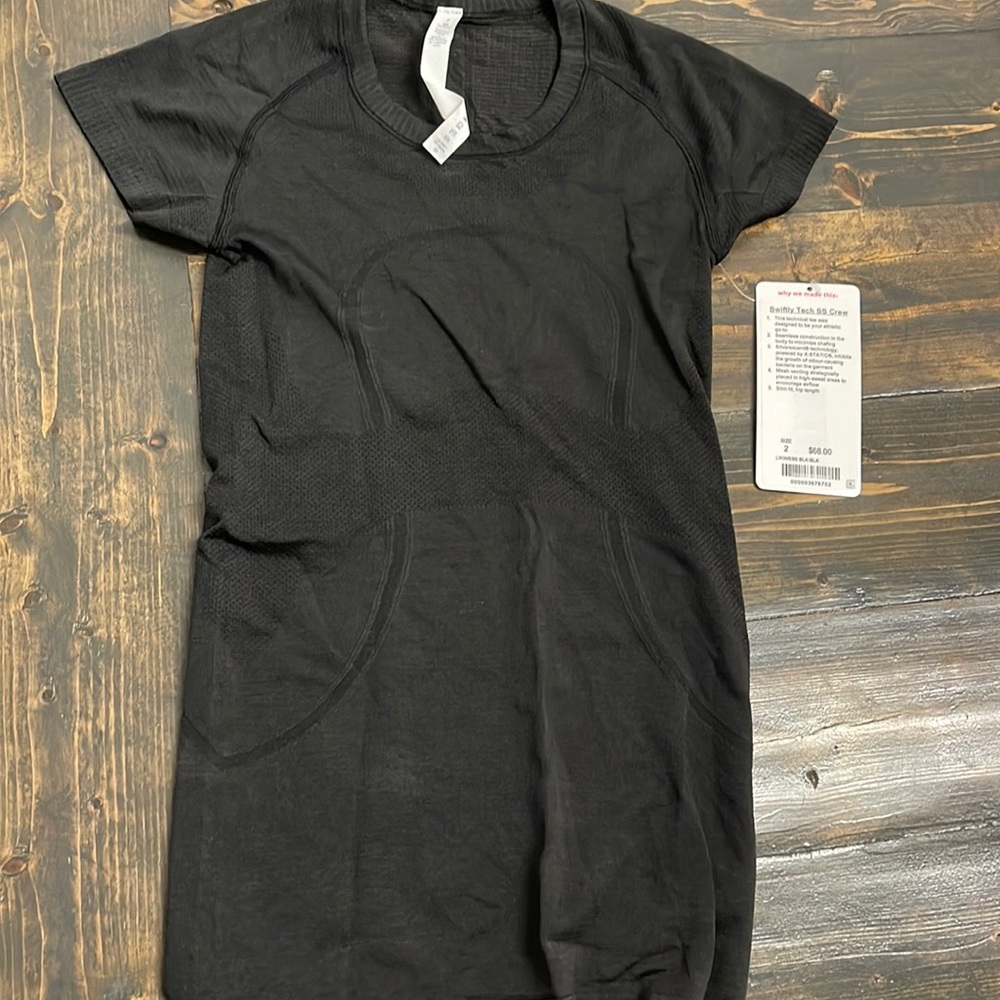 Lululemon top